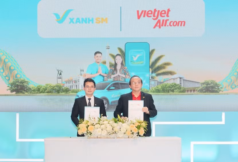 Ký kết hợp tác giữa lãnh đạo Vietjet Air và Xanh SM