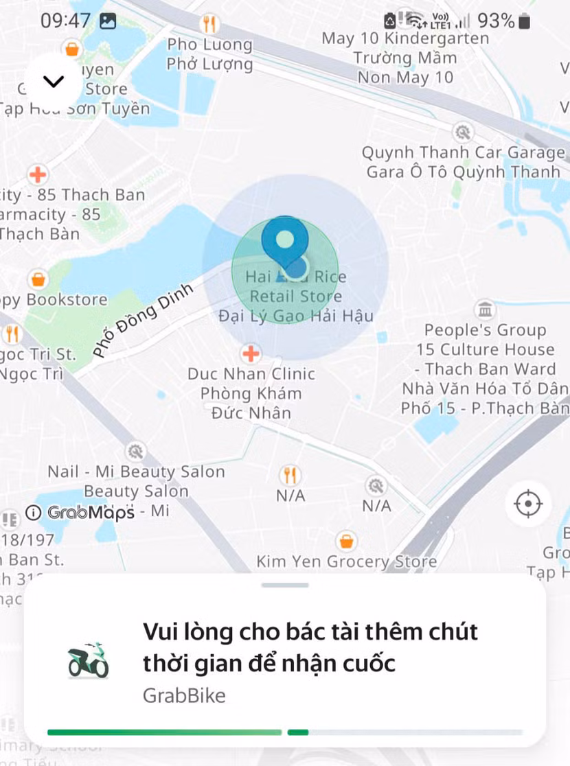 Vào 9h47 phút sáng 21/1, việc đặt một cuốc xe công nghệ di chuyển từ Long Biên đi quận Hoàn Kiếm rất khó khăn