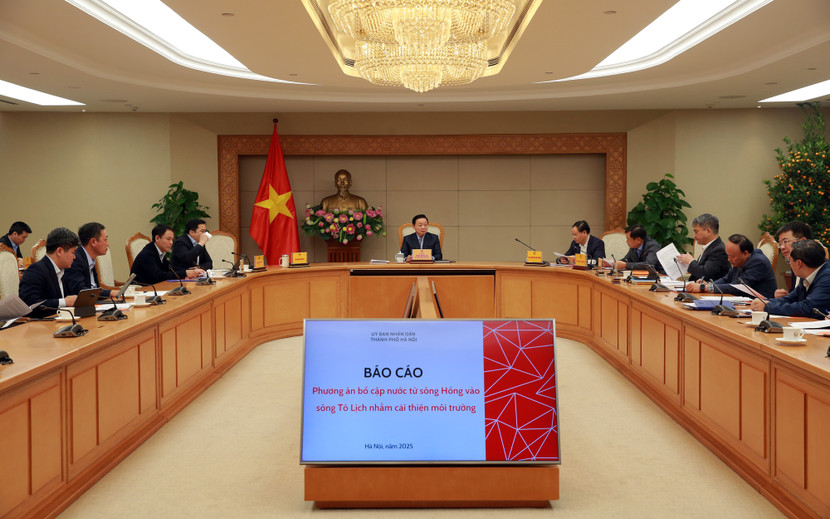 Phó Thủ tướng Trần Hồng Hà yêu cầu TP Hà Nội phải thực hiện đồng bộ các giải pháp đi kèm trong việc làm "sống lại" sông Tô Lịch - ảnh VGP