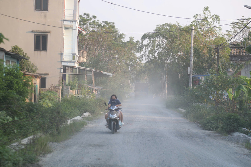Tuyến đường liên xã Trường Yên- Trung Hòa- Tốt Động ở Chương Mỹ được Công ty CP Quảng Tây thi công dang dở ảnh hưởng đến cuộc sống người dân Tuyến đường liên xã Trường Yên- Trung Hòa- Tốt Động ở Chương Mỹ được Công ty CP Quảng Tây thi công dang dở ảnh hưởng đến cuộc sống người dân