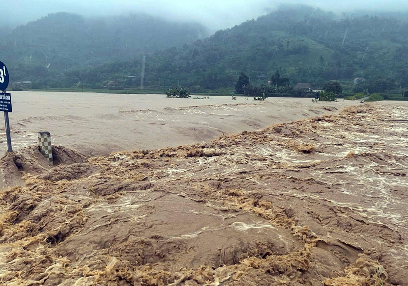 Lào Cai công bố tình huống khẩn cấp về thiên tai trên địa bàn tỉnh do nước lũ sông Hồng lên cao