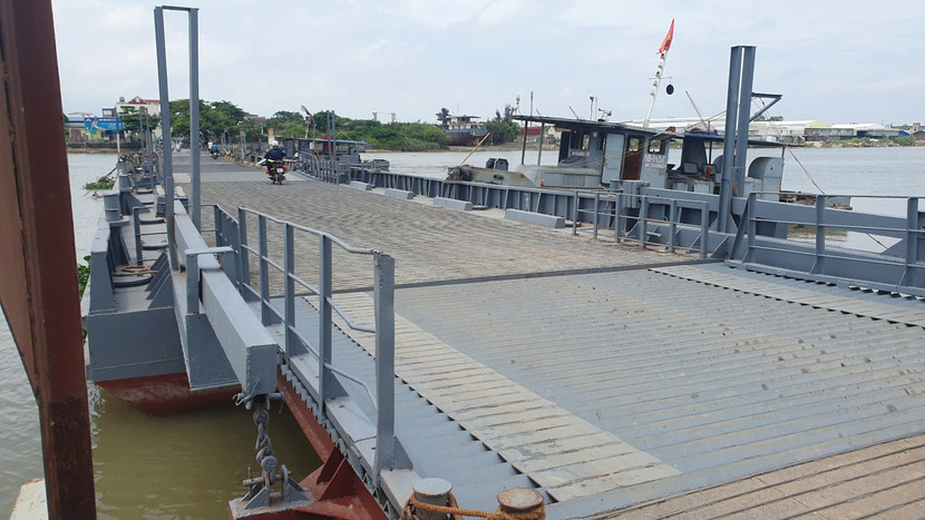 Cầu phao Ninh Cường đã bị nước lũ cuốn đứt Cầu phao Ninh Cường đã bị nước lũ cuốn đứt