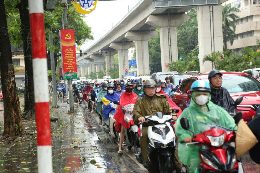 Mưa giông xuất hiện vào chiều tối ở Bắc bộ, ngày có nắng nóng