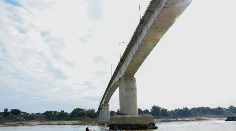 Cầu sông Lô được dựng năm 2015 hiện một số trụ bị hư hỏng, tỉnh Phú Thọ cấm ô tô lưu thông Cầu sông Lô được dựng năm 2015 hiện một số trụ bị hư hỏng, tỉnh Phú Thọ cấm ô tô lưu thông