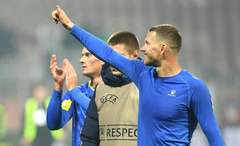 7. Edin Dzeko (Bosnia). Tiền đạo kỳ cựu người Bosnia đã ghi 29 bàn sau 41 lần ra sân. Sự ổn định đáng kinh ngạc giúp Dzeko luôn là điểm tựa trên hàng công của đội bóng này.