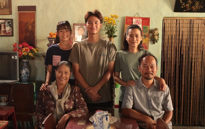 Hình ảnh trong phim "Lật mặt 8" của Lý Hải Hình ảnh trong phim "Lật mặt 8" của Lý Hải