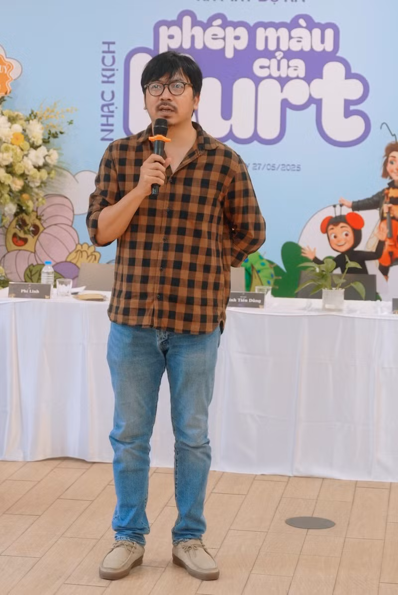 Biên kịch Đinh Tiến Dũng Biên kịch Đinh Tiến Dũng