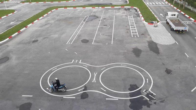 Người dân tộc thiểu số không biết chữ vẫn được thi bằng lái xe máy