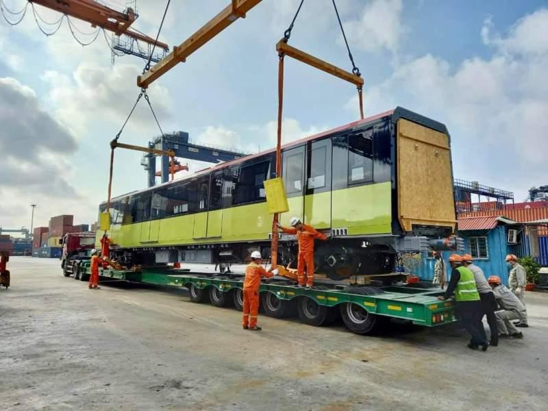 Đoàn tàu thứ 3 tuyến metro Nhổn-Ga Hà Nội vừa cập cảng Hải Phòng