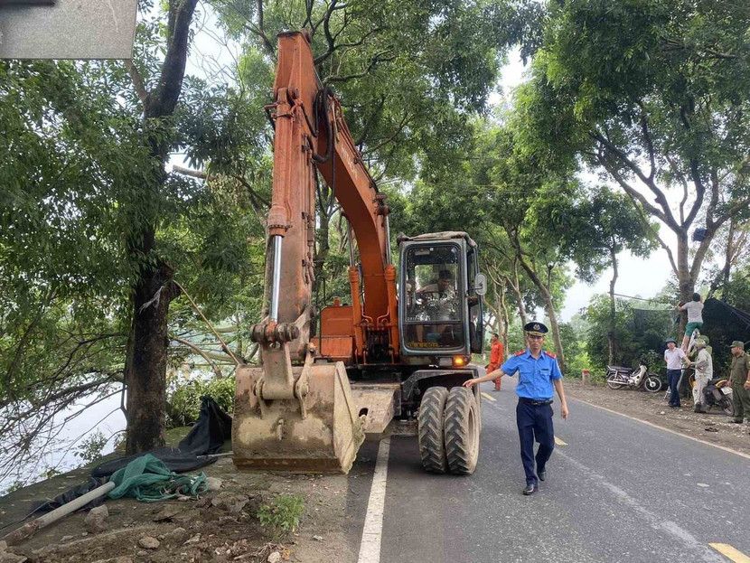 Giải tỏa vi phạm lấn chiếm lòng, lề đường Giải tỏa vi phạm lấn chiếm lòng, lề đường