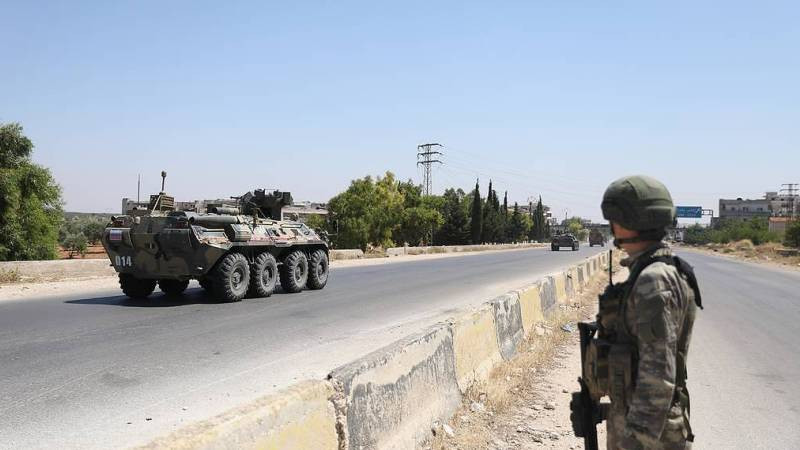 Đoàn xe quân sự Nga đang thực hiện một nhiệm vụ ở Syria