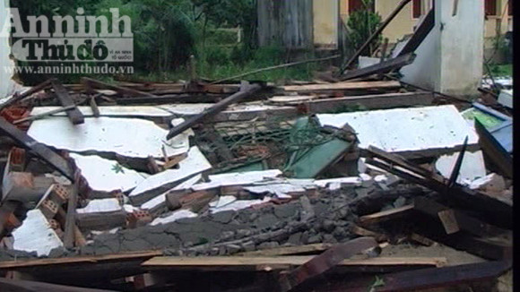 115 ngôi nhà bị sập và tốc mái trong cơn lốc xoáy ảnh 1