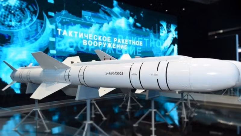 UAV Thunder của Nga sẽ được trang bị tên lửa X-38