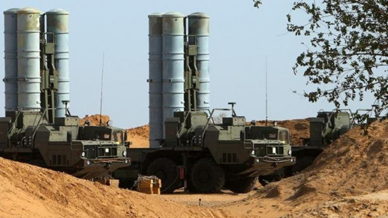 Hệ thống phòng thủ tên lửa S-400 Triumph của Nga