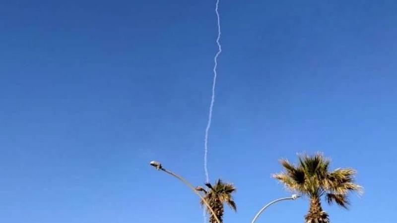 Hình ảnh do người dân địa phương chụp được cho thấy Nga tấn công biên giới Thổ Nhĩ Kỳ nhiều khả năng bằng tên lửa Iskander Hình ảnh do người dân địa phương chụp được cho thấy Nga tấn công biên giới Thổ Nhĩ Kỳ nhiều khả năng bằng tên lửa Iskander