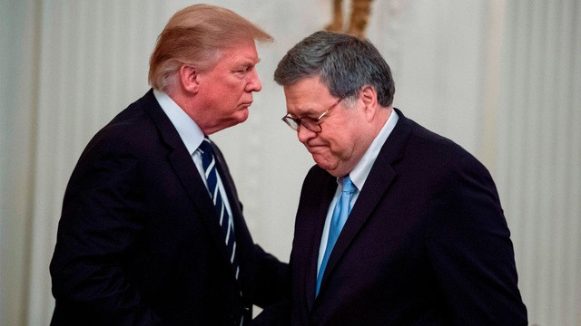 Tổng thống Mỹ Donald Trump và Bộ trưởng Tư pháp William Barr Tổng thống Mỹ Donald Trump và Bộ trưởng Tư pháp William Barr