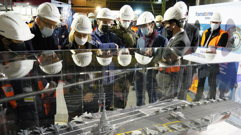 Tổng thống Macron thị sát mô hình tàu sân bay tương lai của Pháp