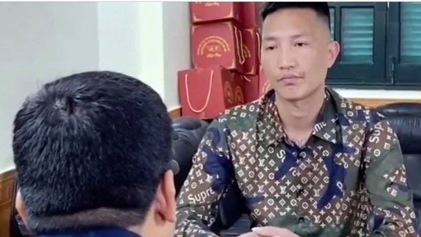 Huấn “hoa hồng” tại cơ quan Công an. Ảnh: VOV