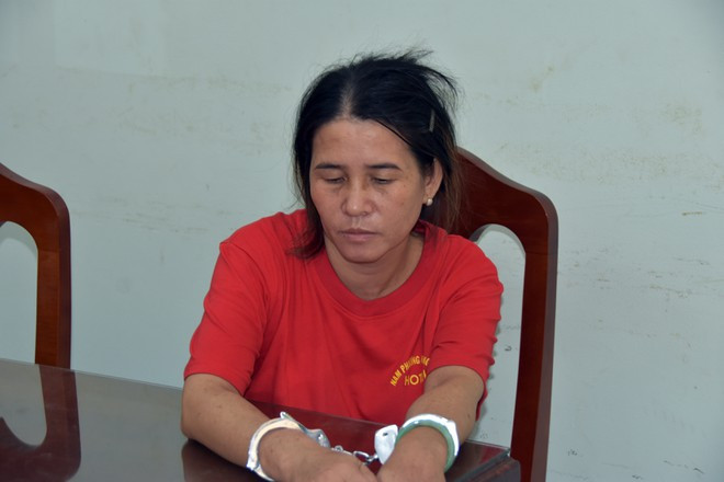 Nghi phạm Lê Thị Chanh vừa được di lý về Cơ quan CSĐT Công an Bình Thuận chiều 13-12. Ảnh: Công an Bình Thuận