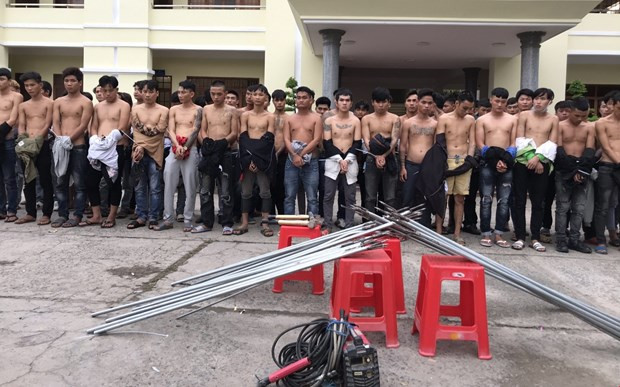 Các đối tượng của 2 băng nhóm. Ảnh: TTXVN