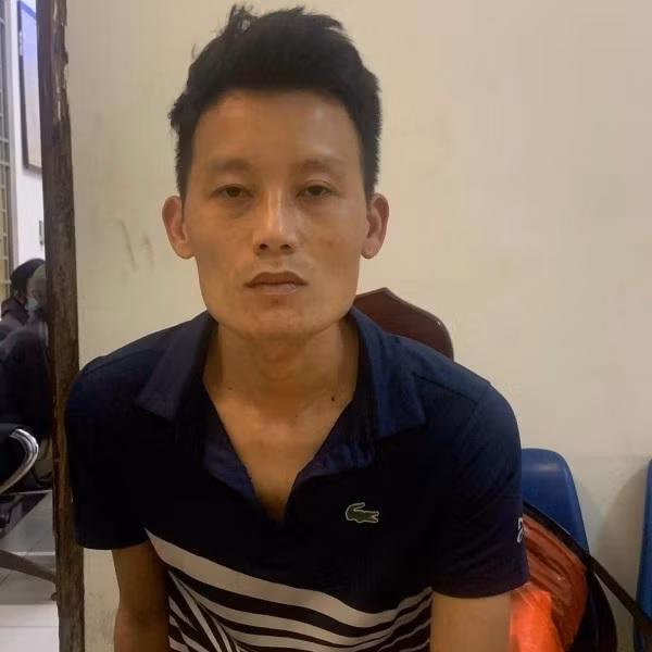 Tóm gọn hai đối tượng trộm cắp tài sản của hành khách tại điểm dừng xe buýt 549 Nguyễn Văn Cừ ảnh 1