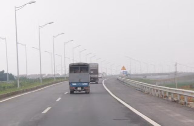 Bộ GTVT cho biết, chưa bố trí được vốn để mở rộng QL39 nối với cao tốc Hà Nội- Hải Phòng