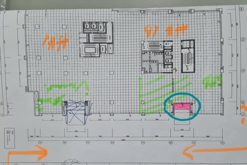 Phần trần bị thủng (tô hồng, khoanh tròn) nằm trong hồ sơ thiết kế nhưng bị chủ đầu tư sử dụng sai mục đích Phần trần bị thủng (tô hồng, khoanh tròn) nằm trong hồ sơ thiết kế nhưng bị chủ đầu tư sử dụng sai mục đích