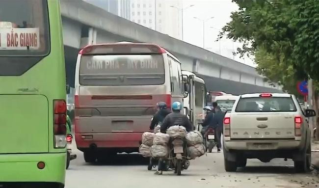 Lãnh đạo Sở GTVT Hà Nội cho rằng, nhiều doanh nghiệp vận tải tuyến cố định chậm chuyển mình trong cuộc cạnh tranh hiện nay