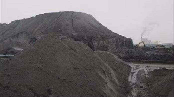 Tro bay của nhà máy nhiệt điện