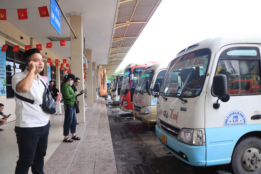 Bến xe khách Mỹ Đình sáng nay khá vắng vẻ Bến xe khách Mỹ Đình sáng nay khá vắng vẻ