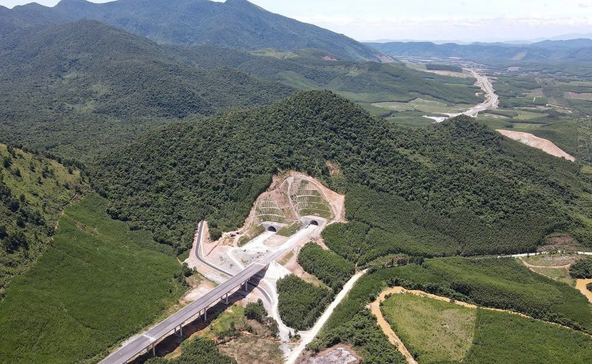 Hầm Đèo Bụt trên cao tốc Vũng Áng- Bùng Hầm Đèo Bụt trên cao tốc Vũng Áng- Bùng