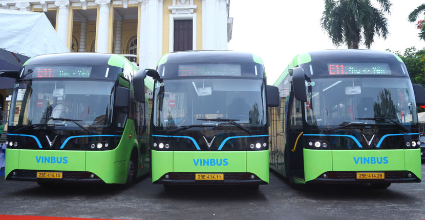 E11 là tuyến buýt điện thứ 18 được VinBus đưa vào vận hành tại Thủ đô Hà Nội, sử dụng dòng xe VinFast EB8