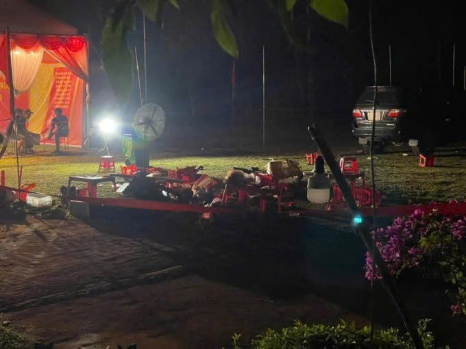 Hiện trường vụ Phó Bí thư thường trực xã Phong Dụ Thượng gây tai nạn làm 11 người thương vong vào tối 11/8