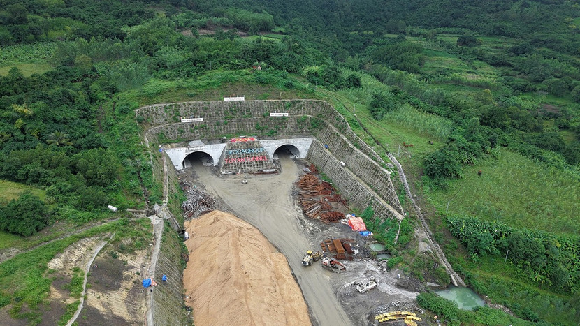 Hầm Tuy An trên cao tốc Chí Thạnh- Vân Phong Hầm Tuy An trên cao tốc Chí Thạnh- Vân Phong