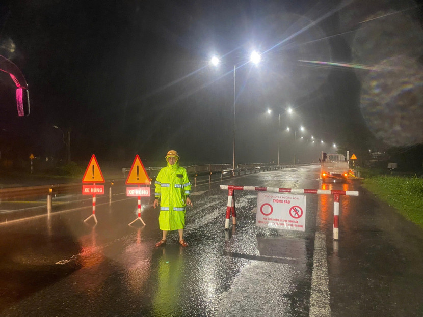 Quốc lộ 1 qua TP Huế thường xuyên bị ngập diện rộng mỗi khi có mưa bão lớn