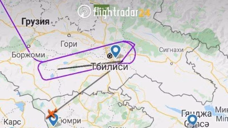 Một chiến đấu cơ lạ bay qua căn cứ không quân của Nga ở Gyumri, ngày 6-10-2020 Một chiến đấu cơ lạ bay qua căn cứ không quân của Nga ở Gyumri, ngày 6-10-2020