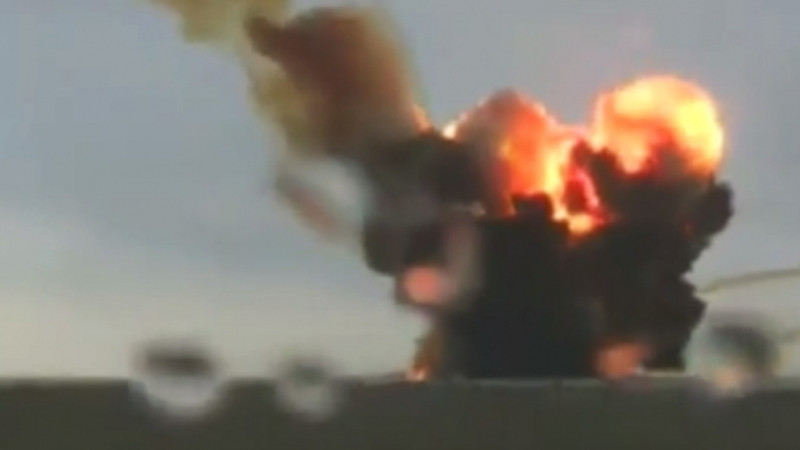 Khói lửa bốc lên sau một cuộc tấn công tên lửa của Armenia nhằm vào cơ sở hạ tầng của Azecbaijan, ngày 4-10-2020 Khói lửa bốc lên sau một cuộc tấn công tên lửa của Armenia nhằm vào cơ sở hạ tầng của Azecbaijan, ngày 4-10-2020