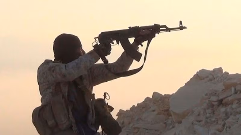 Một tay súng thánh chiến thuộc lực lượng Dân chủ Syria (SDF) được Thổ Nhĩ Kỳ điều đến Azecbaijan