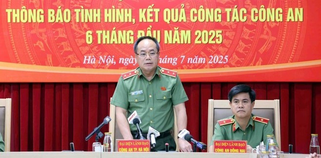 Trung tướng Nguyễn Thanh Tùng - Giám đốc Công an thành phố Hà Nội tại buổi họp báo do Bộ Công an tổ chức ngày 7-7-2025 cho biết, Cơ quan điều tra CATP Hà Nội thu giữ thêm hàng trăm tỷ đồng liên quan đến vụ án Mr Pip và đồng phạm Trung tướng Nguyễn Thanh Tùng - Giám đốc Công an thành phố Hà Nội tại buổi họp báo do Bộ Công an tổ chức ngày 7-7-2025 cho biết, Cơ quan điều tra CATP Hà Nội thu giữ thêm hàng trăm tỷ đồng liên quan đến vụ án Mr Pip và đồng phạm