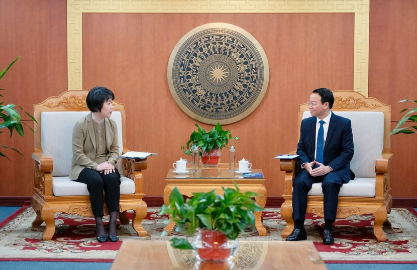 Buổi tiếp song phương giữa Bộ trưởng Đỗ Đức Duy và Thứ trưởng Bộ Sinh thái và Môi trường Trung Quốc, sáng 16/4 tại Hà Nội. Ảnh: Quỳnh Chi. Buổi tiếp song phương giữa Bộ trưởng Đỗ Đức Duy và Thứ trưởng Bộ Sinh thái và Môi trường Trung Quốc, sáng 16/4 tại Hà Nội. Ảnh: Quỳnh Chi.