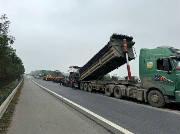 Sửa chữa, thảm nhựa đường cao tốc Nội Bài- Lào Cai Sửa chữa, thảm nhựa đường cao tốc Nội Bài- Lào Cai
