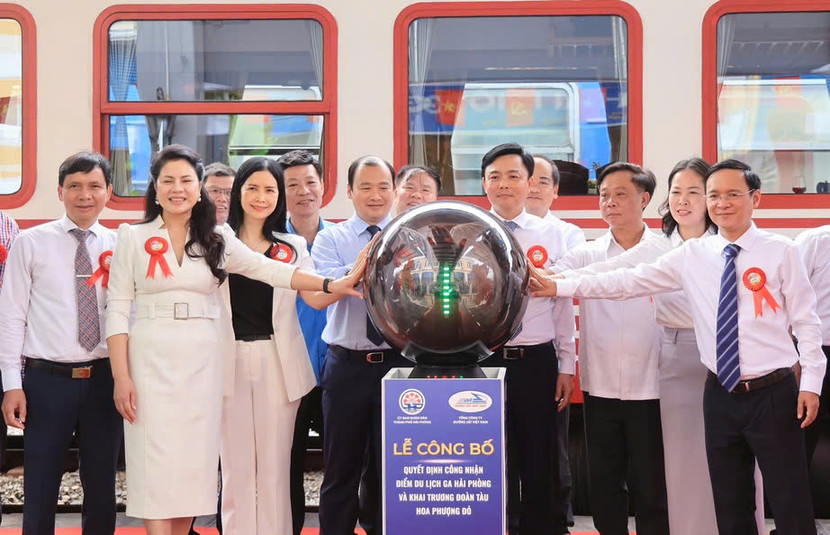 Lãnh đạo các Bộ, ngành, UBND TP Hải Phòng và Tổng công ty Đường sắt Việt Nam nhấn nút đưa ga Hải Phòng trở thành điểm du lịch