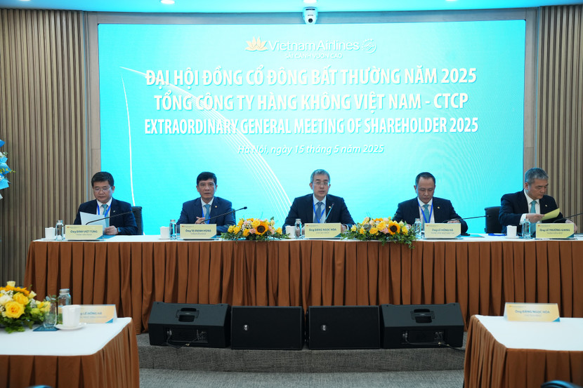 Đại hội cổ đông bất thường của Vietnam Airlines đã thông qua kế hoạch mua 50 tàu bay thân hẹp với hơn 92.300 tỷ Đại hội cổ đông bất thường của Vietnam Airlines đã thông qua kế hoạch mua 50 tàu bay thân hẹp với hơn 92.300 tỷ