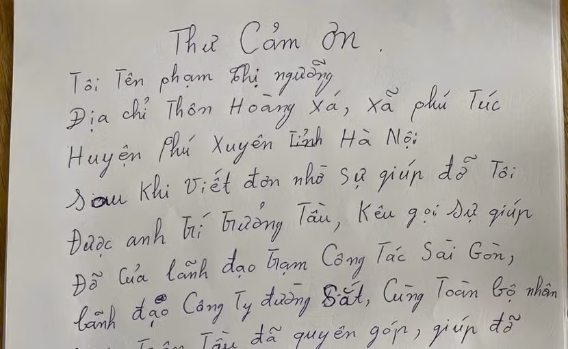 Lá thư tay cảm ơn được viết vội bởi chị Nguyệt