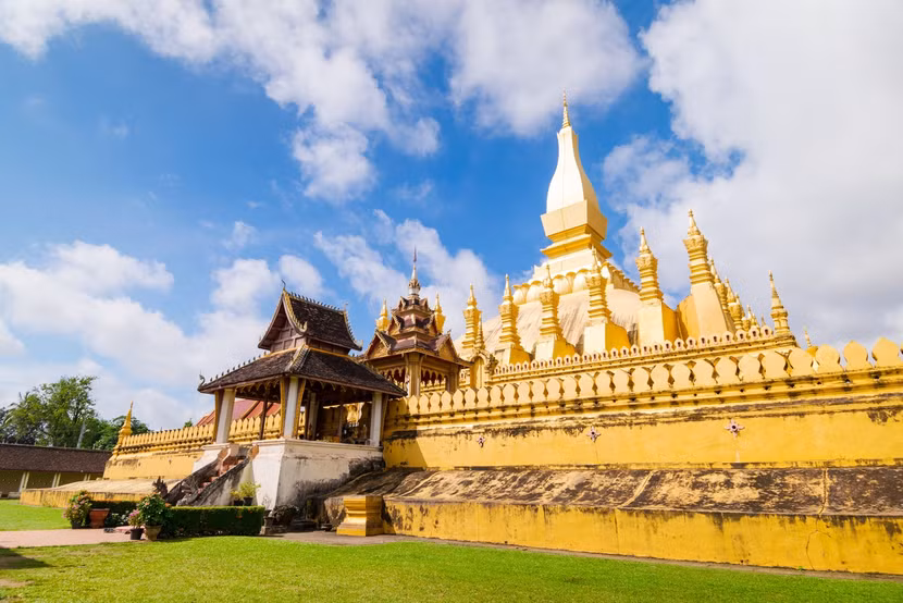 Từ TP.HCM bay thẳng đến Viêng Chăn với Vietjet