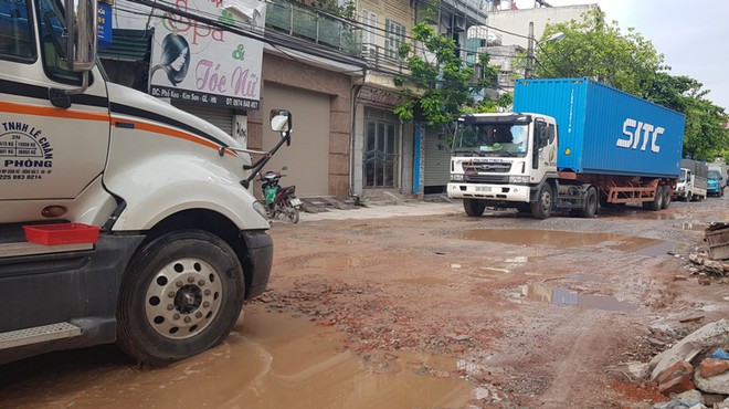 Đường 181 qua phố Keo xuống cấp nghiêm trọng, được nâng cấp 10 năm nay nhưng vẫn chưa xong Đường 181 qua phố Keo xuống cấp nghiêm trọng, được nâng cấp 10 năm nay nhưng vẫn chưa xong