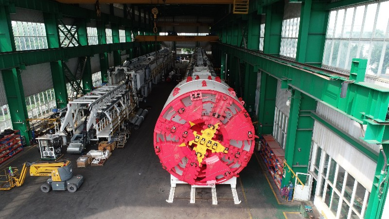 Robot đào hầm tuyến đường sắt Nhổn - ga Hà Nội được chế tạo theo công nghệ TBM (Tunnel Boring Machine), do hãng Herrenkecht của Đức chế tạo, dạng Robot, gồm bộ phận khiên đào phía trước và "con sâu" phía sau. Robot đào hầm tuyến đường sắt Nhổn - ga Hà Nội được chế tạo theo công nghệ TBM (Tunnel Boring Machine), do hãng Herrenkecht của Đức chế tạo, dạng Robot, gồm bộ phận khiên đào phía trước và "con sâu" phía sau.
