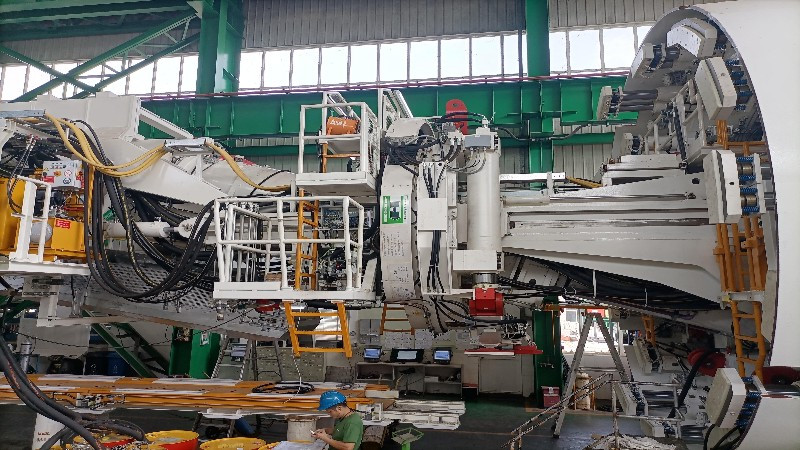 Phần tiếp giáp phía sau khiên của máy đào hầm Phần tiếp giáp phía sau khiên của máy đào hầm