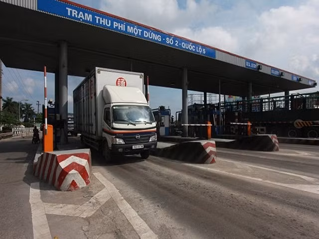Trạm thu phí BOT trên QL5 hiện đang thu phí hoàn vốn cho cao tốc Hà Nội- Hải Phòng