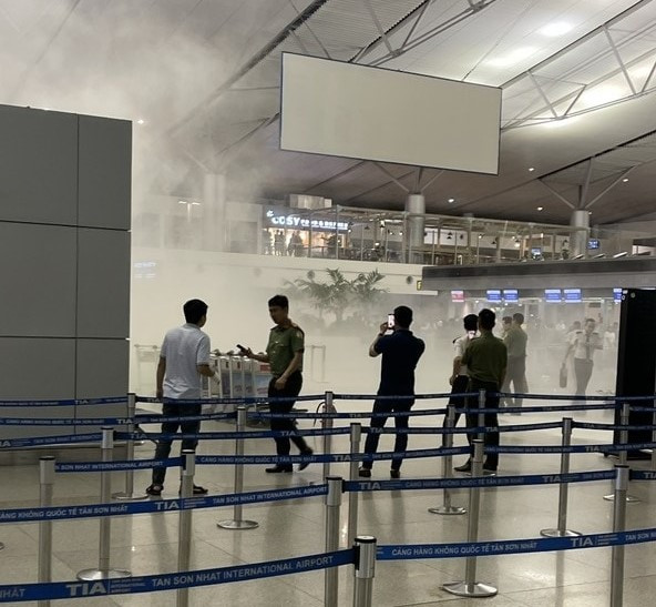 Cục pin dự phòng của khách bốc cháy tại sân bay Tân Sơn Nhất